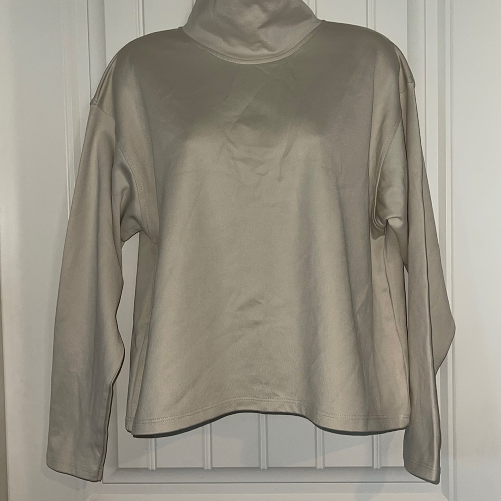 Sale! ☄️NWT! Zara Beige Top Size Small